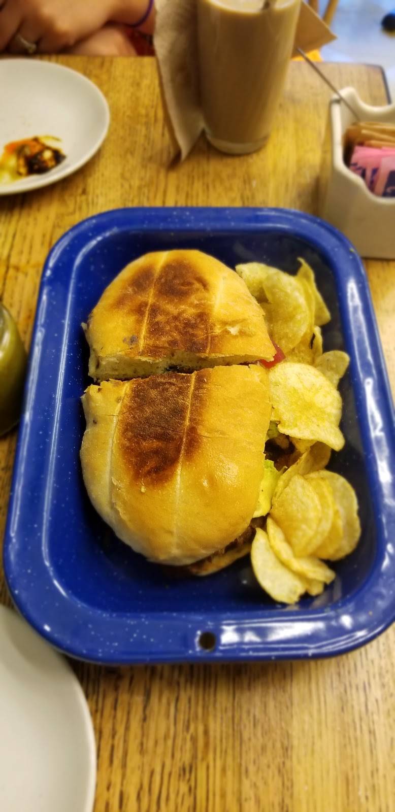 La Loncheria | restaurant | 41 Wilson Ave, Brooklyn, NY 11237, USA | 2127294235 OR +1 212-729-4235