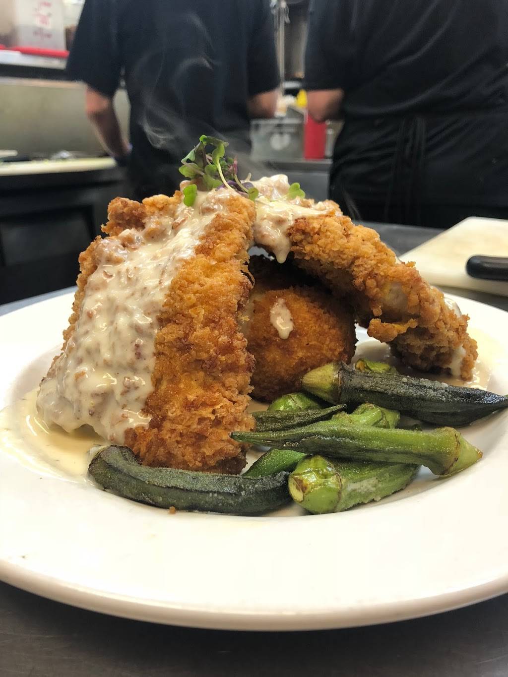 Chops & Hops | restaurant | 2 S Main St #112, Watkinsville, GA 30677, USA | 7063101101 OR +1 706-310-1101