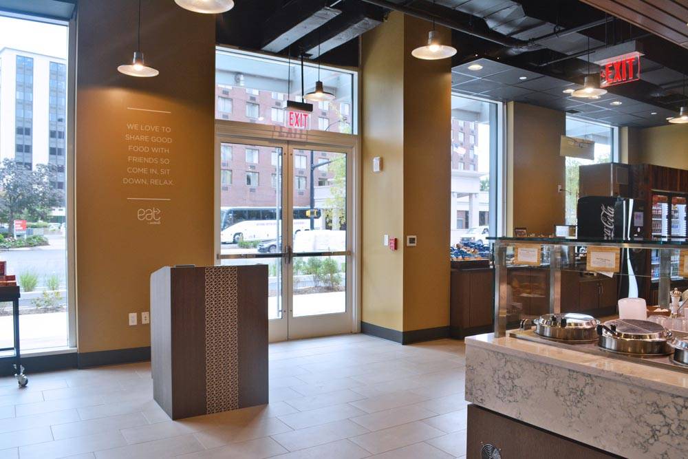 Eat Cafe & Restaurant | restaurant | 1000 N Glebe Rd, Arlington, VA 22201, USA | 7032845790 OR +1 703-284-5790