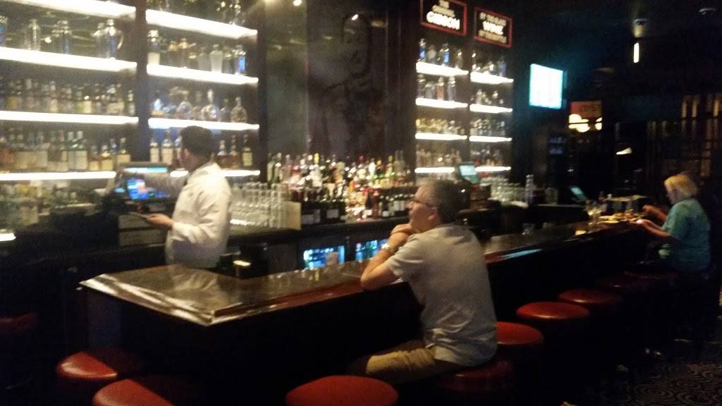 Hugos Frog Bar & Chop House | restaurant | 3000 S River Rd, Des Plaines, IL 60018, USA | 8477685200 OR +1 847-768-5200