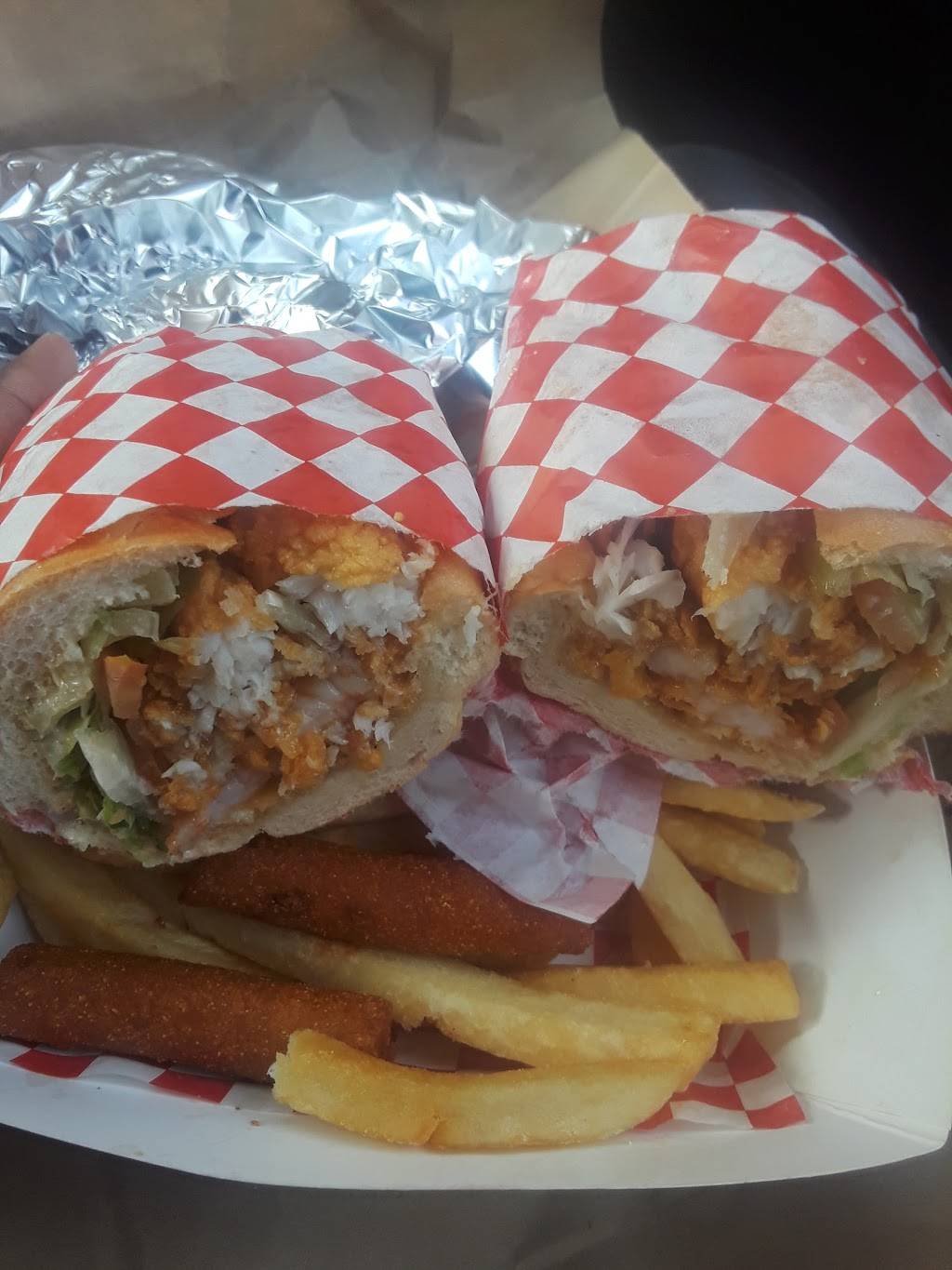 Bayou Cat | restaurant | 131, 8700, 2505 E Arkansas Ln, Arlington, TX 76010, USA | 8172744100 OR +1 817-274-4100