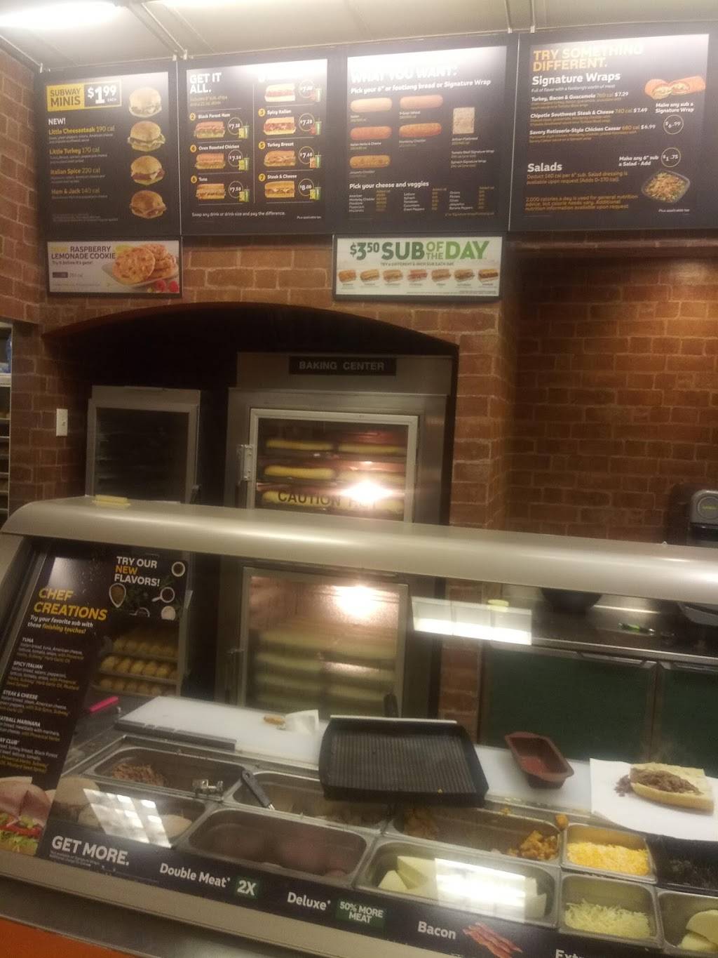 Subway | restaurant | 2977 Henry St, Muskegon, MI 49441, USA | 2317332542 OR +1 231-733-2542