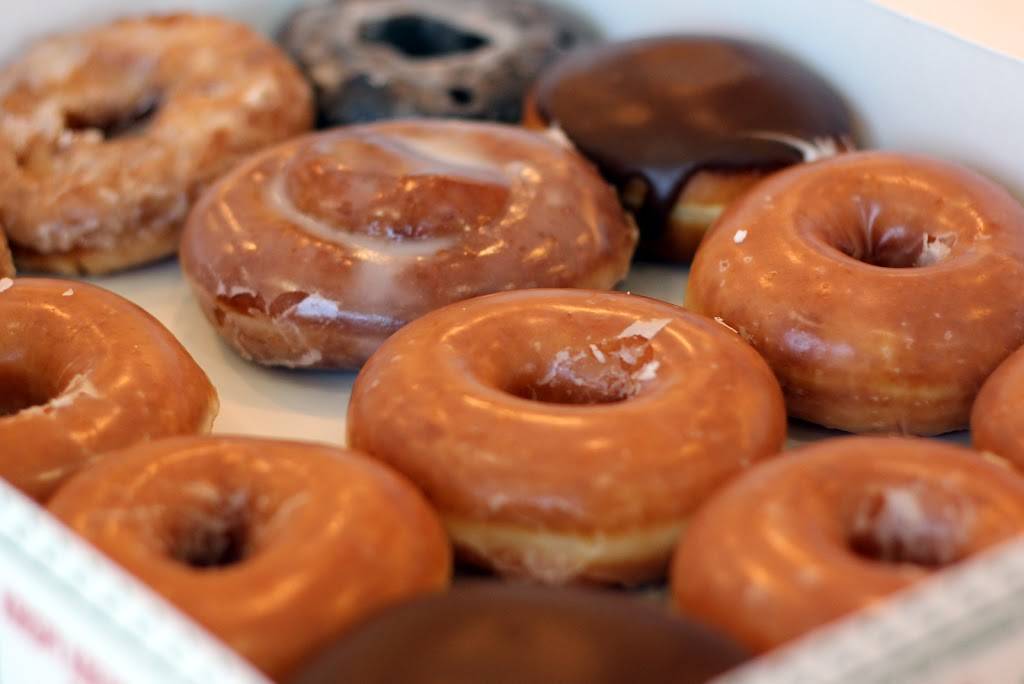 Krispy Kreme | bakery | 1871 Bowles Ave, Fenton, MO 63026, USA | 6363499988 OR +1 636-349-9988