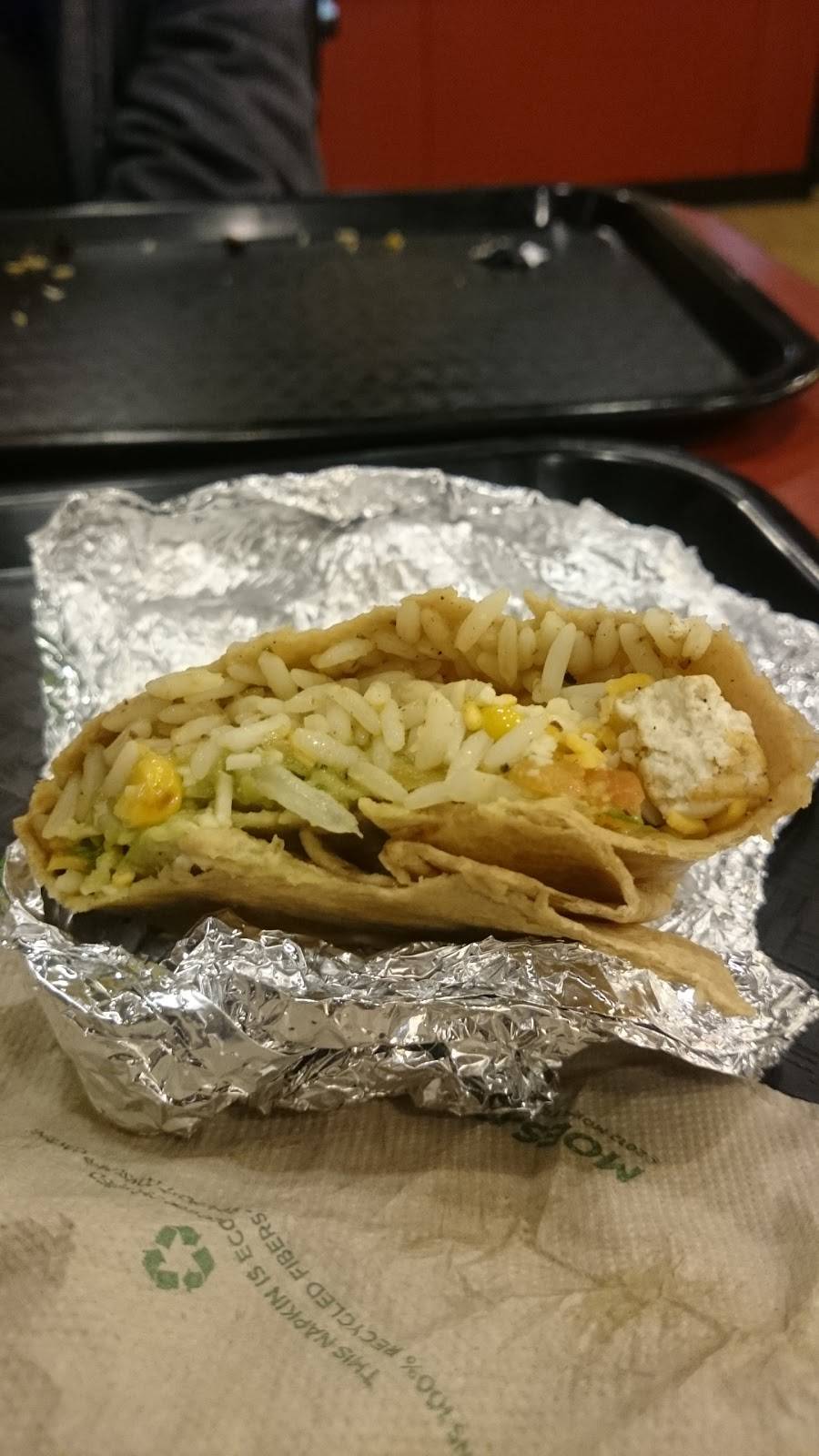 Moes Southwest Grill | restaurant | 2701 Merrick Rd, Bellmore, NY 11710, USA | 5165907400 OR +1 516-590-7400