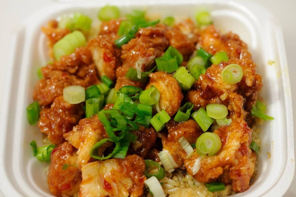 Entree Moores | restaurant | 20442 Van Born Rd, Dearborn Heights, MI 48125, USA | 3132789530 OR +1 313-278-9530