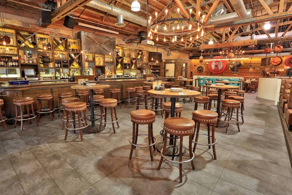 Lou Malnatis Pizzeria | meal delivery | 1120 N State St, Chicago, IL 60610, USA | 3127257777 OR +1 312-725-7777