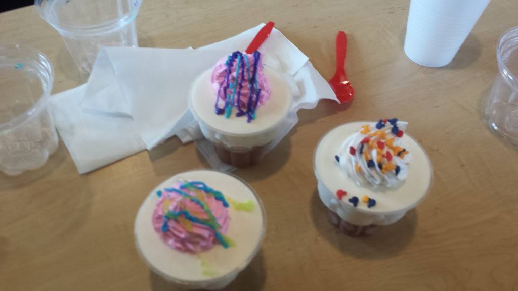 Dairy Queen Grill & Chill | restaurant | 715 Portage Trail, Cuyahoga Falls, OH 44221, USA | 3309280246 OR +1 330-928-0246