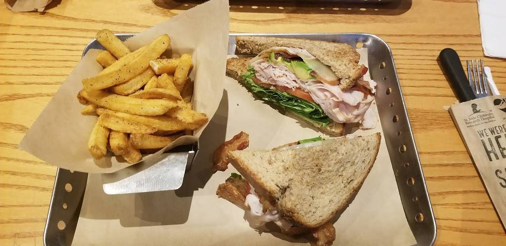 Chilis Grill & Bar | meal takeaway | 32120 Dyer St, Union City, CA 94587, USA | 5106759810 OR +1 510-675-9810