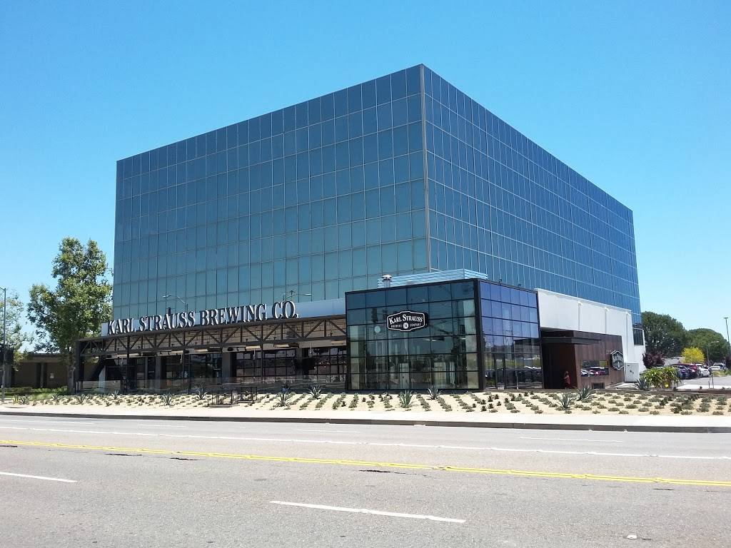 Karl Strauss Brewing Company | restaurant | 2390 E Orangewood Ave #100, Anaheim, CA 92806, USA | 7149401772 OR +1 714-940-1772
