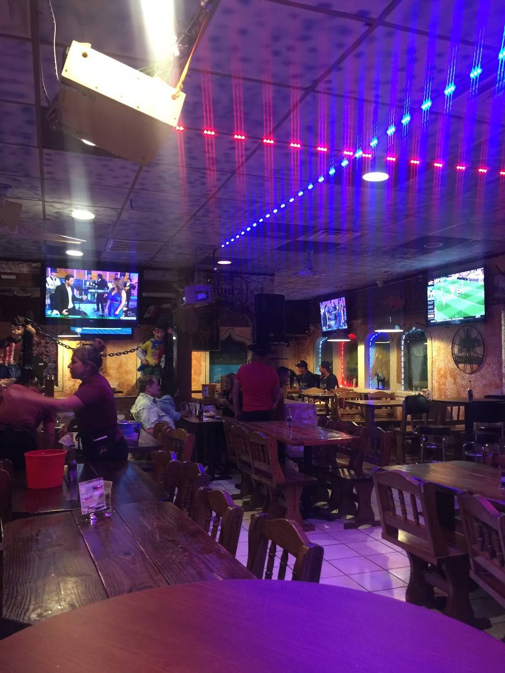 Los Potrillos Restaurant | restaurant | 9120 N Interstate Hwy 35, Austin, TX 78753, USA | 5124901655 OR +1 512-490-1655