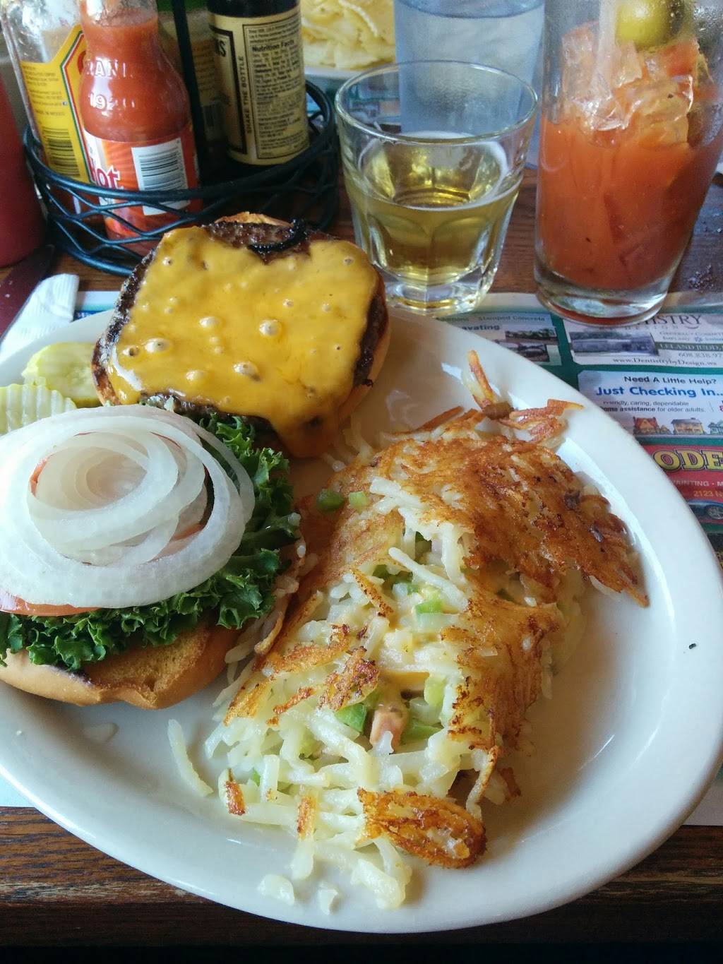 Green Lantern Restaurant | restaurant | 4412 Siggelkow Rd, McFarland, WI 53558, USA | 6088384730 OR +1 608-838-4730