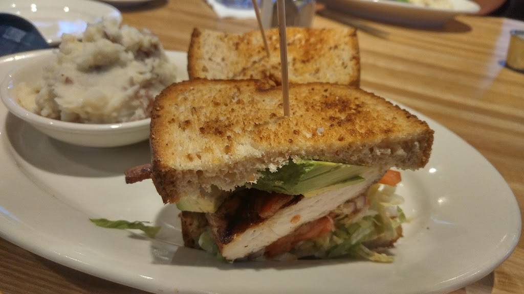 Blue 32 Sports Grill | restaurant | 4845 S Arizona Ave, Chandler, AZ 85248, USA | 4802846496 OR +1 480-284-6496