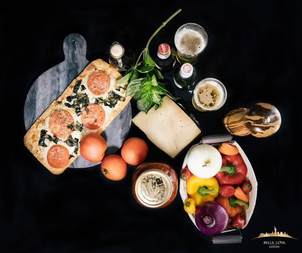 Bella Luna Downtown | restaurant | 429 Schatzell St, Corpus Christi, TX 78401, USA | 3618874777 OR +1 361-887-4777
