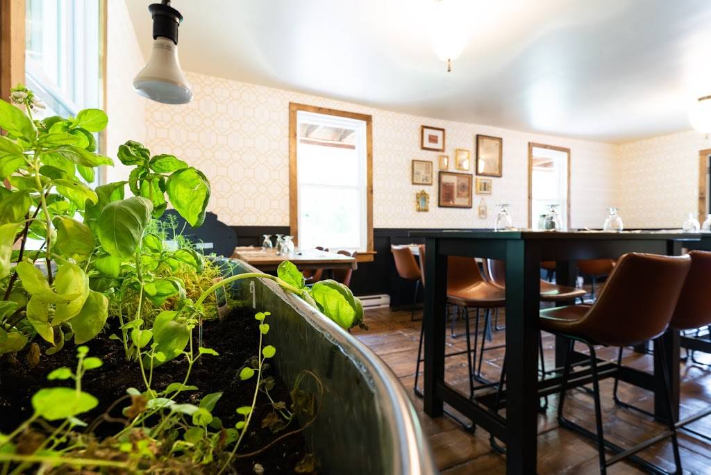 Horloge cassée | restaurant | 1296 QC-243, Melbourne, QC J0B 2B0, Canada | 8196440311 OR +1 819-644-0311