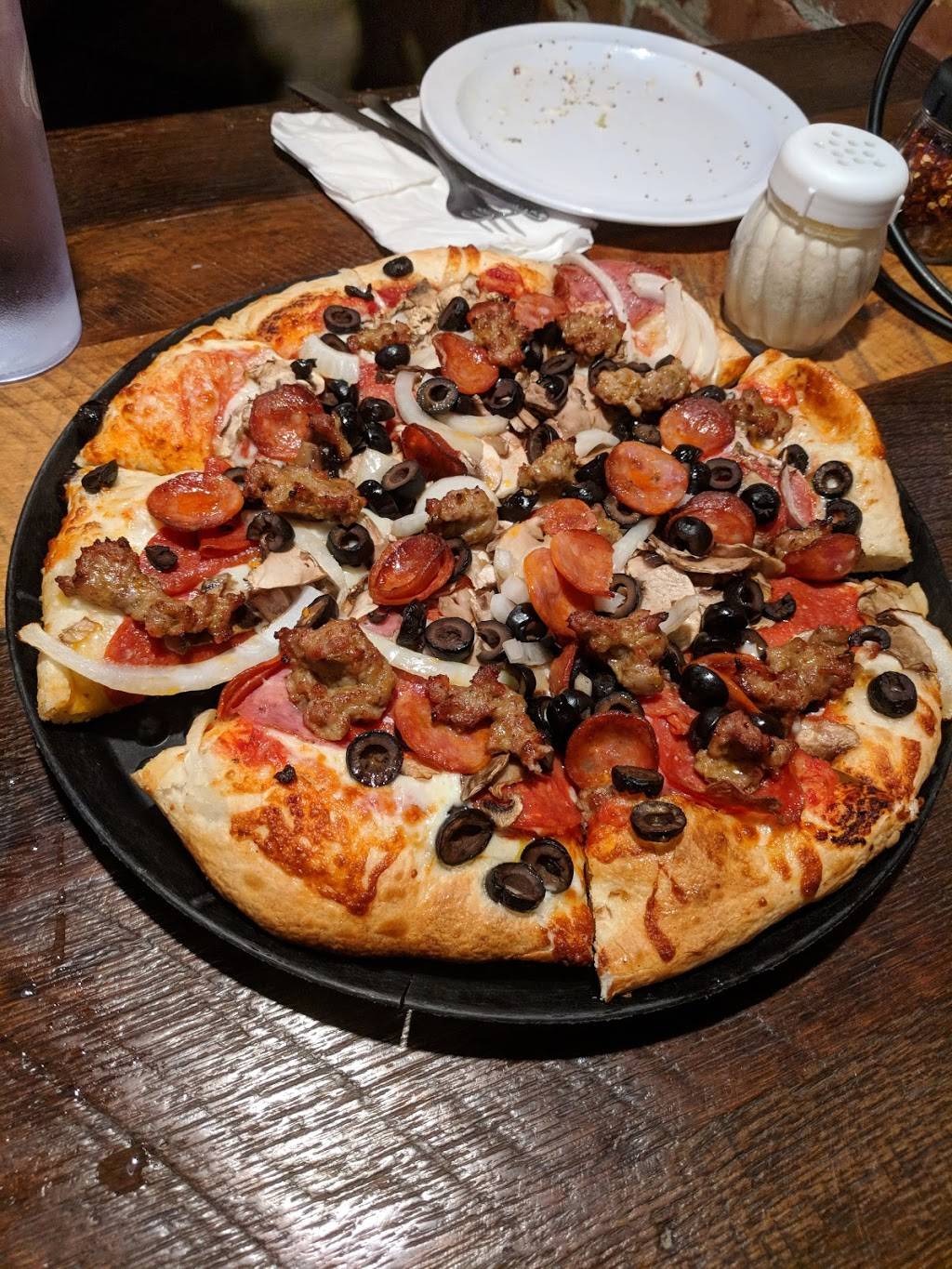 Old Town Pizza | restaurant | 120 Church St, Roseville, CA 95678, USA | 9166687655 OR +1 916-668-7655