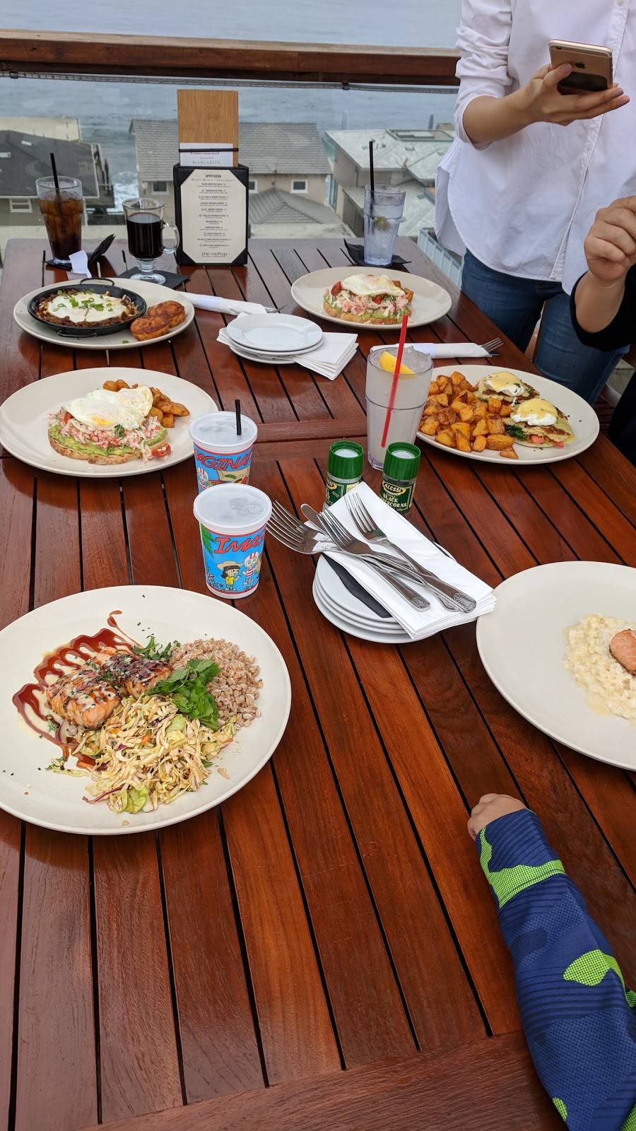 Rooftop Lounge | night club | 1289 South Coast Highway, 4th Floor, Laguna Beach, CA 92651, USA | 9494972446 OR +1 949-497-2446