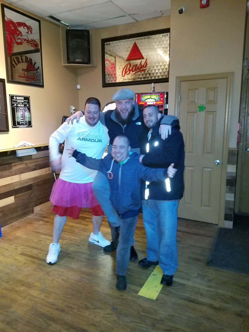 The Pour House Tavern | restaurant | 608 Sunrise Hwy, West Babylon, NY 11704, USA | 6315399253 OR +1 631-539-9253