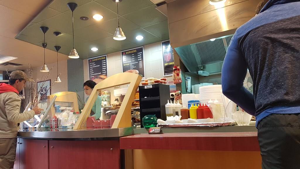 Chef Burger & Breakfast | restaurant | 8910 Yonge St, Richmond Hill, ON L4C 0L7, Canada | 2895972757 OR +1 289-597-2757