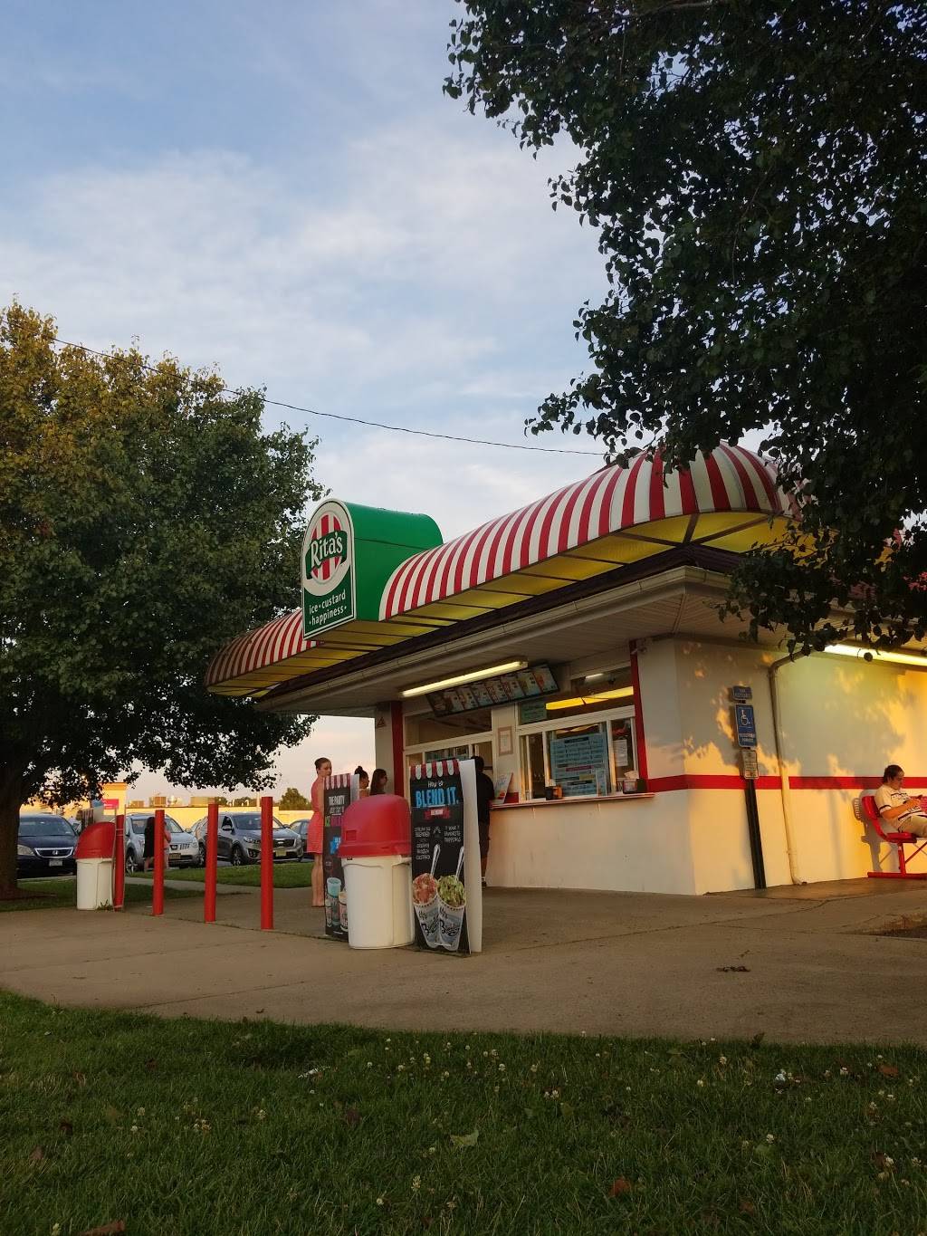 Ritas Italian Ice & Frozen Custard | restaurant | 2535 County Rd 516, Old Bridge, NJ 08857, USA | 7326791700 OR +1 732-679-1700
