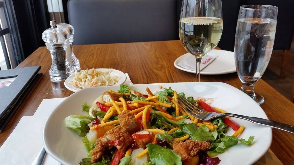 Rôtisserie St-Hubert | restaurant | 201 Boulevard Brien, Repentigny, QC J6A 8L6, Canada | 5143855555 OR +1 514-385-5555