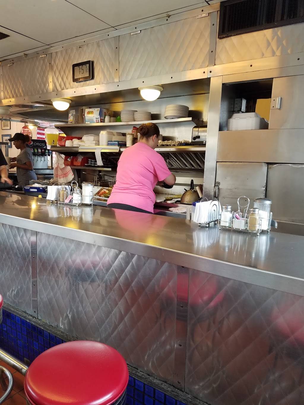 White Knight Diner | restaurant | 1801 Olive St, St. Louis, MO 63103, USA | 3146215949 OR +1 314-621-5949