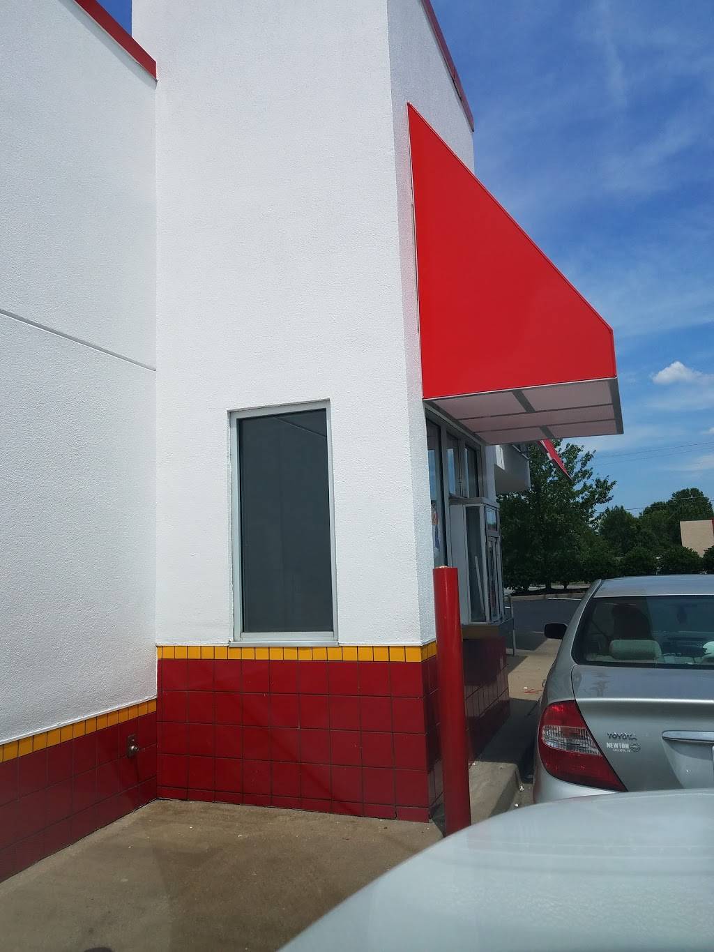 Krystal | meal takeaway | 750 Nissan Dr, Smyrna, TN 37167, USA | 6152231961 OR +1 615-223-1961