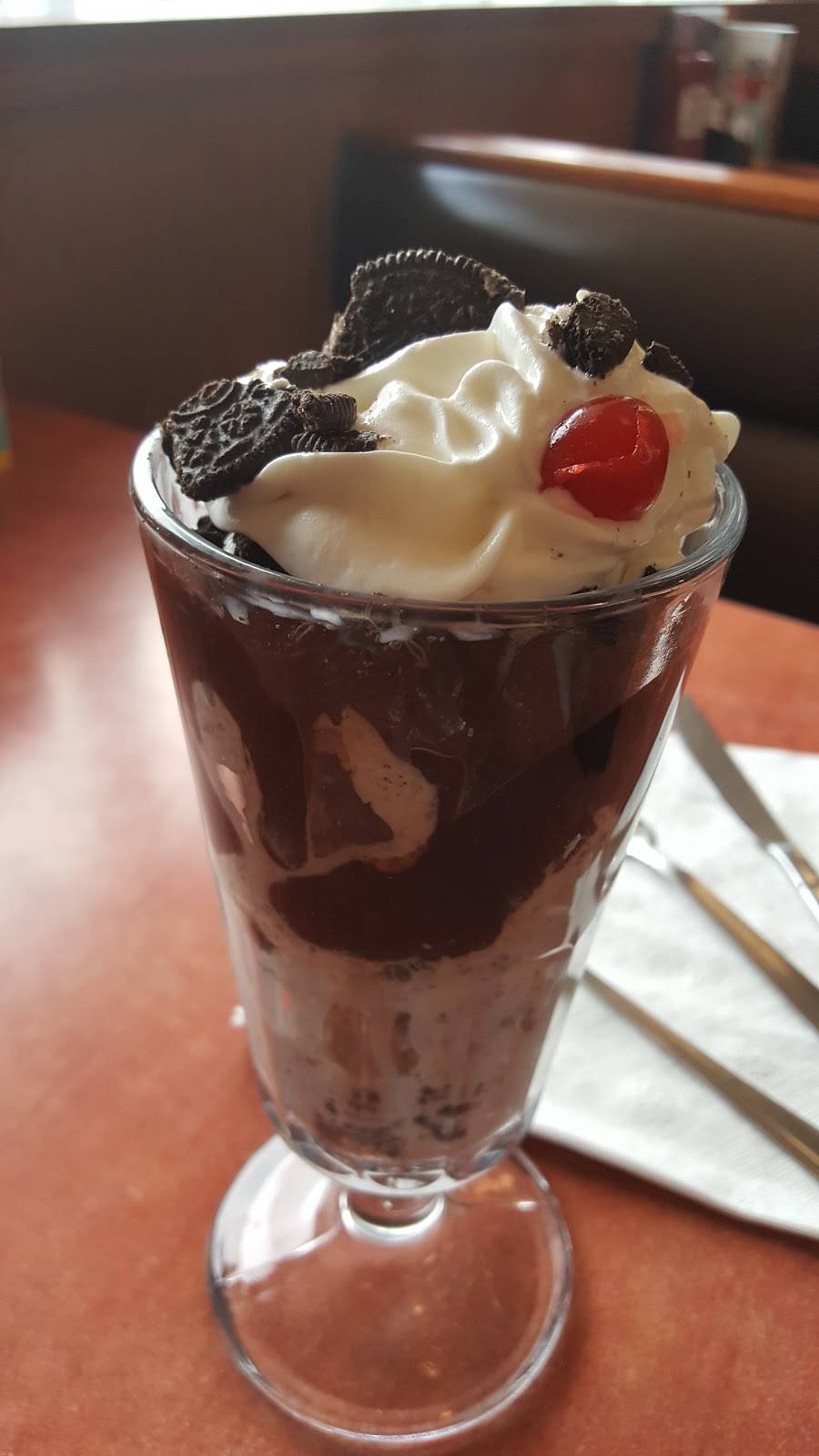 Friendlys | restaurant | 1229 S Willow St, Manchester, NH 03103, USA | 6036680542 OR +1 603-668-0542