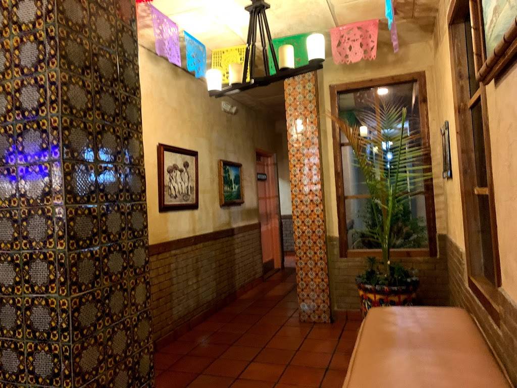 El Tequilas Authentic Mexican Restaurant | restaurant | 1784 S Ridgewood Ave, South Daytona, FL 32119, USA | 3867679512 OR +1 386-767-9512
