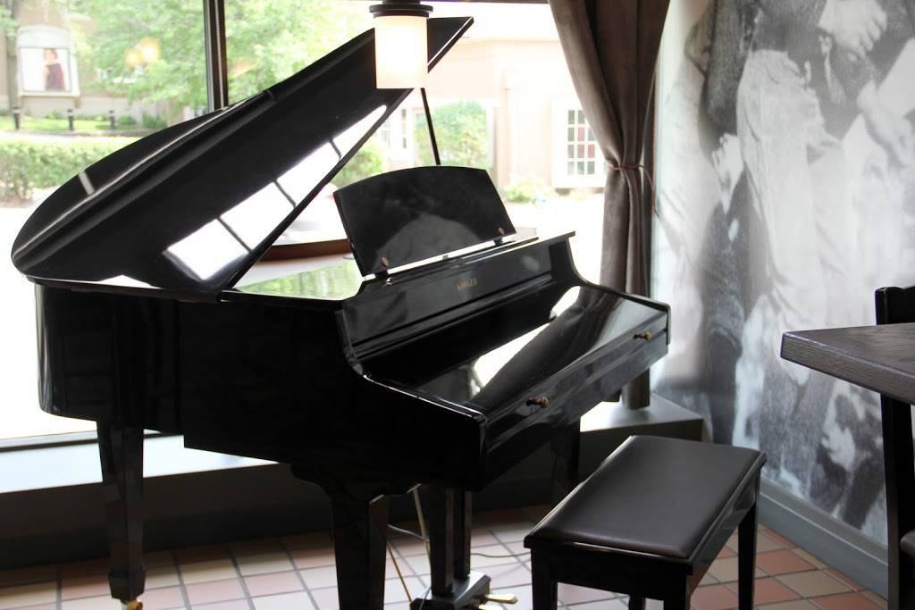 Varsity Sports Cafe and Roman Coin Pizza - Dundee | restaurant | 4900 Dodge St, Omaha, NE 68132, USA | 4029349439 OR +1 402-934-9439