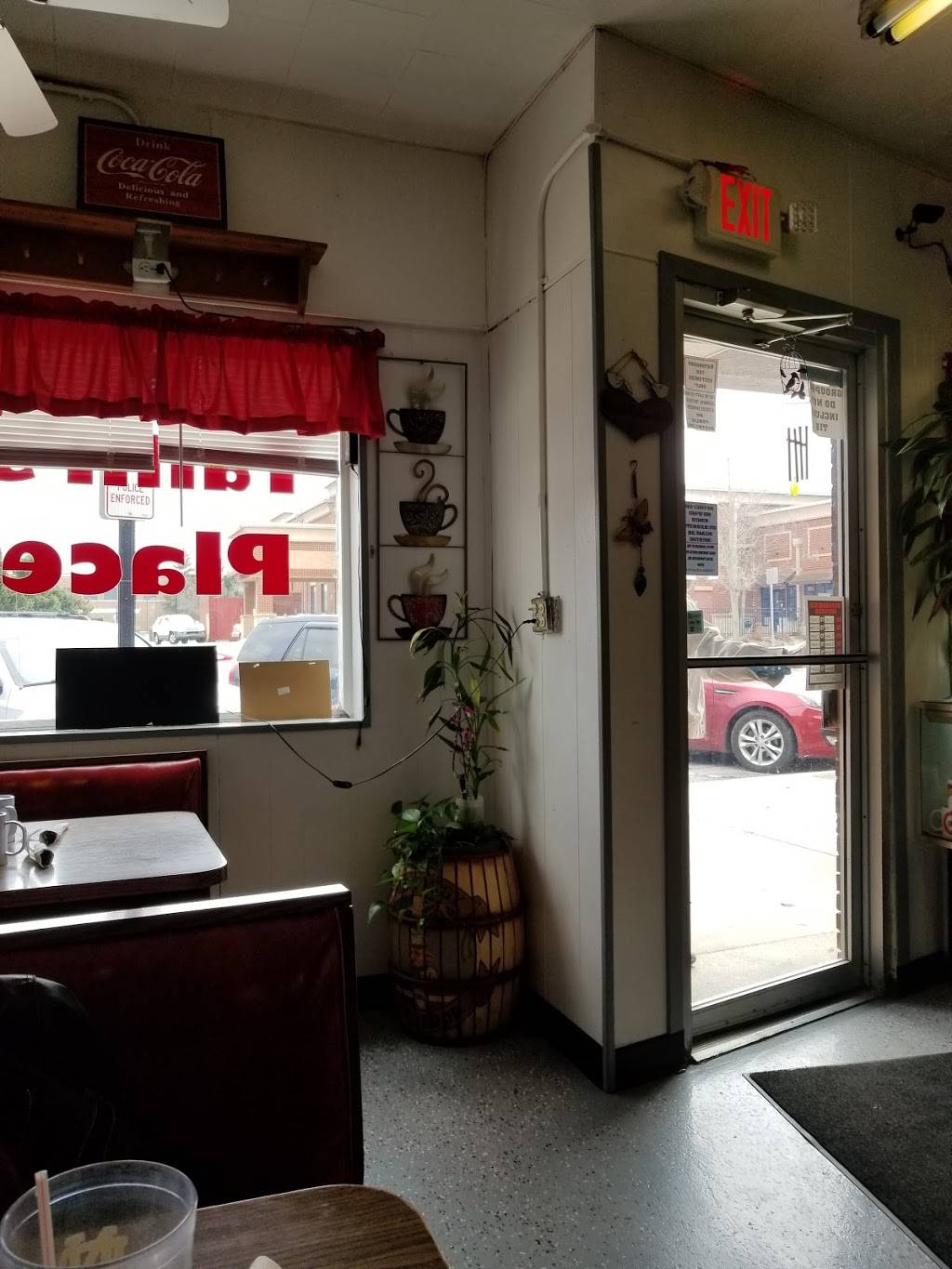 Tamis Place | restaurant | 223 N Main St, Mishawaka, IN 46544, USA | 5747033413 OR +1 574-703-3413