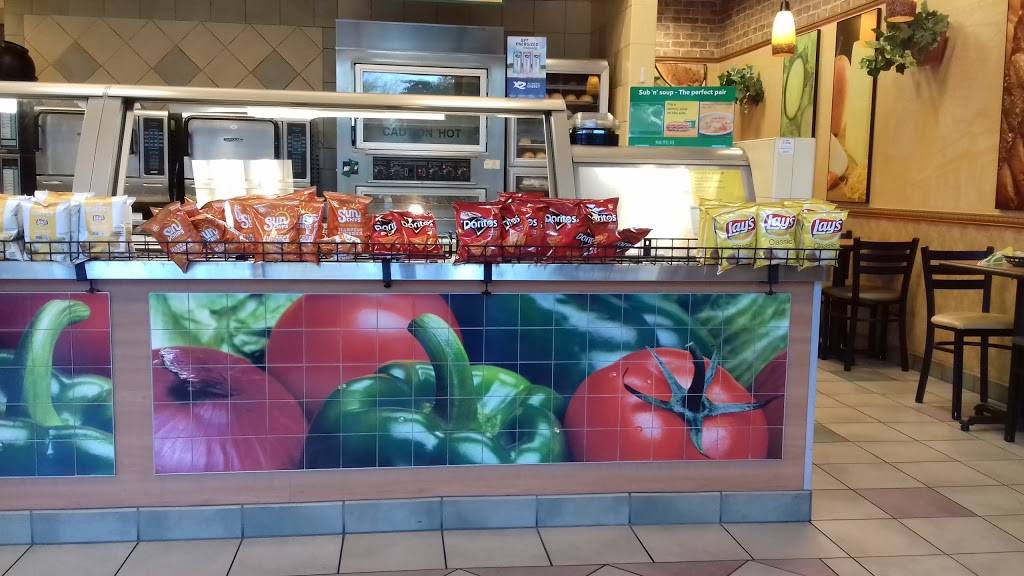 Subway Restaurants | restaurant | 21032 Victory Blvd, Woodland Hills, CA 91367, USA | 8183475825 OR +1 818-347-5825