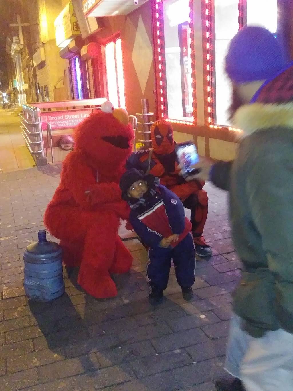 Crown Fried Chicken | restaurant | 2201 N Broad St, Philadelphia, PA 19132, USA | 2152322800 OR +1 215-232-2800