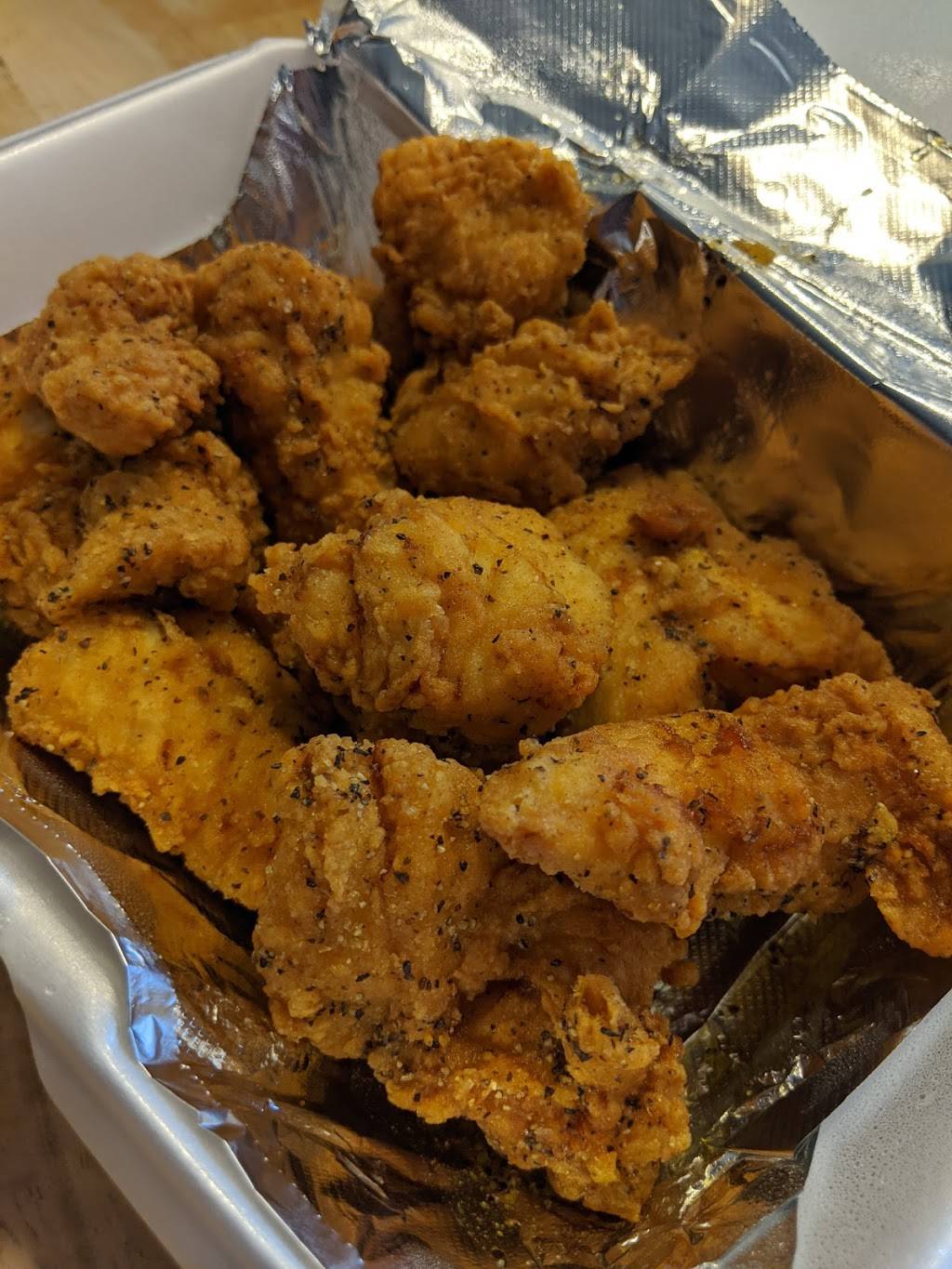 Wing Snob | restaurant | 205 S Livernois Rd, Rochester Hills, MI 48307, USA | 2489659464 OR +1 248-965-9464