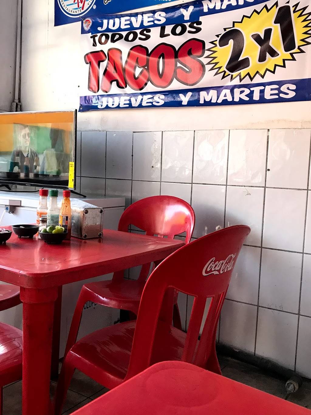 Mariscos Titos | restaurant | Calle Primera 7931, Zona Centro, 22000 Tijuana, B.C., Mexico | 016646384591 OR +52 664 638 4591