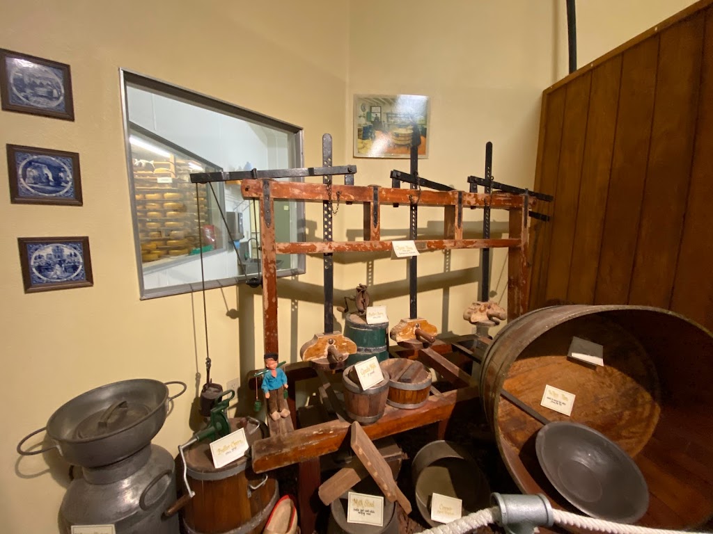 Oakdale Cheese & Specialties | bakery | 10040 CA-120, Oakdale, CA 95361, USA | 2098483139 OR +1 209-848-3139