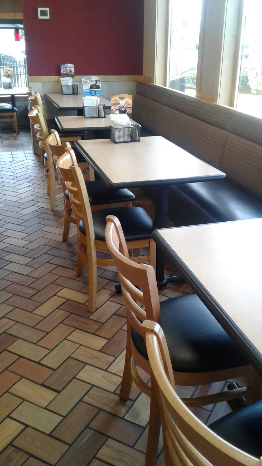 Dairy Queen Grill & Chill | restaurant | 802 N Ladd St, Pontiac, IL 61764, USA | 8158443222 OR +1 815-844-3222