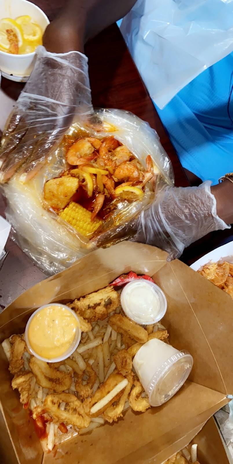 Capt Loui | restaurant | 2906 Frederick Douglass Blvd, New York, NY 10039, USA | 2122560008 OR +1 212-256-0008