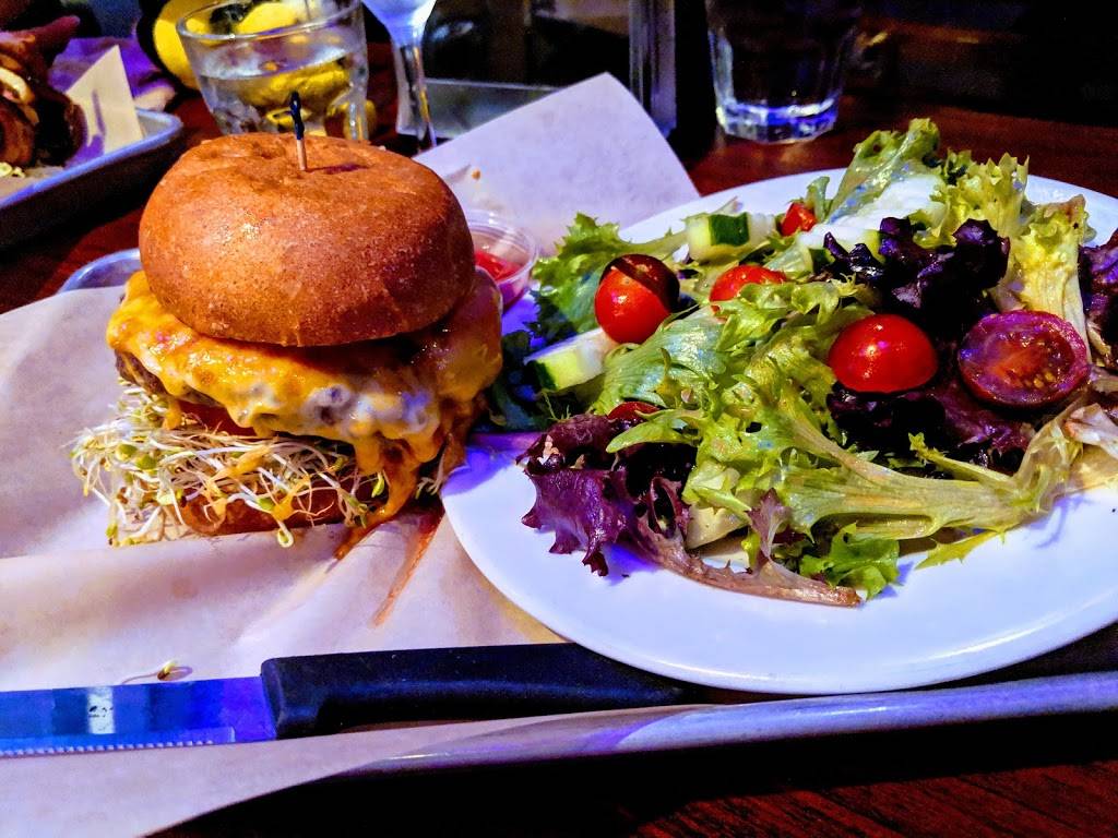 Hamburger Marys | restaurant | 531 Castro St #336, San Francisco, CA 94114, USA | 4155807145 OR +1 415-580-7145