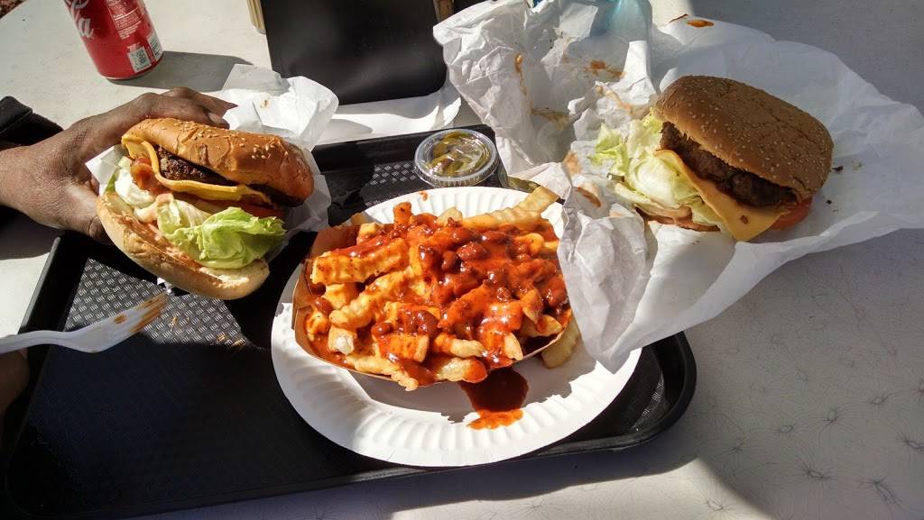 Nessy Burgers | restaurant | 3235 Old Hwy 395, Fallbrook, CA 92028, USA | 7607121497 OR +1 760-712-1497