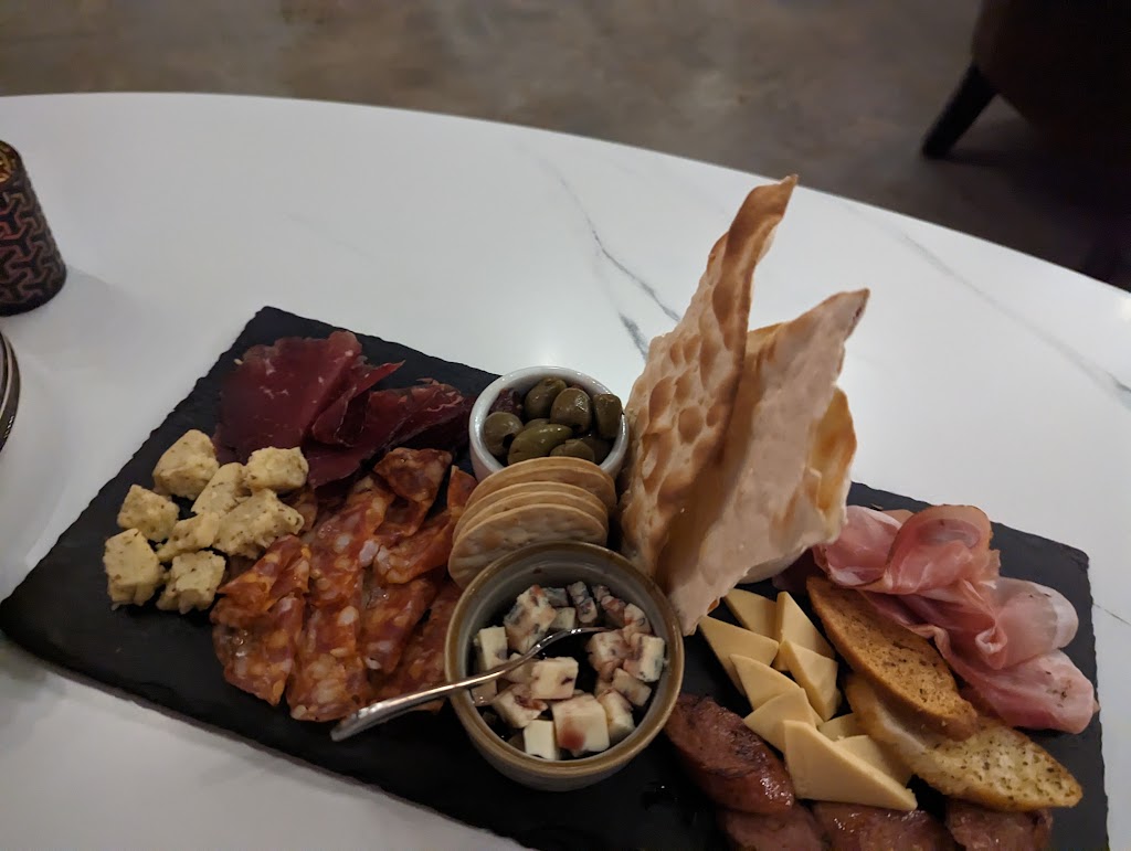 ROBER :: Cocktails + Culinary | restaurant | 302 W South St, Benton, AR 72015, USA | 5014031057 OR +1 501-403-1057