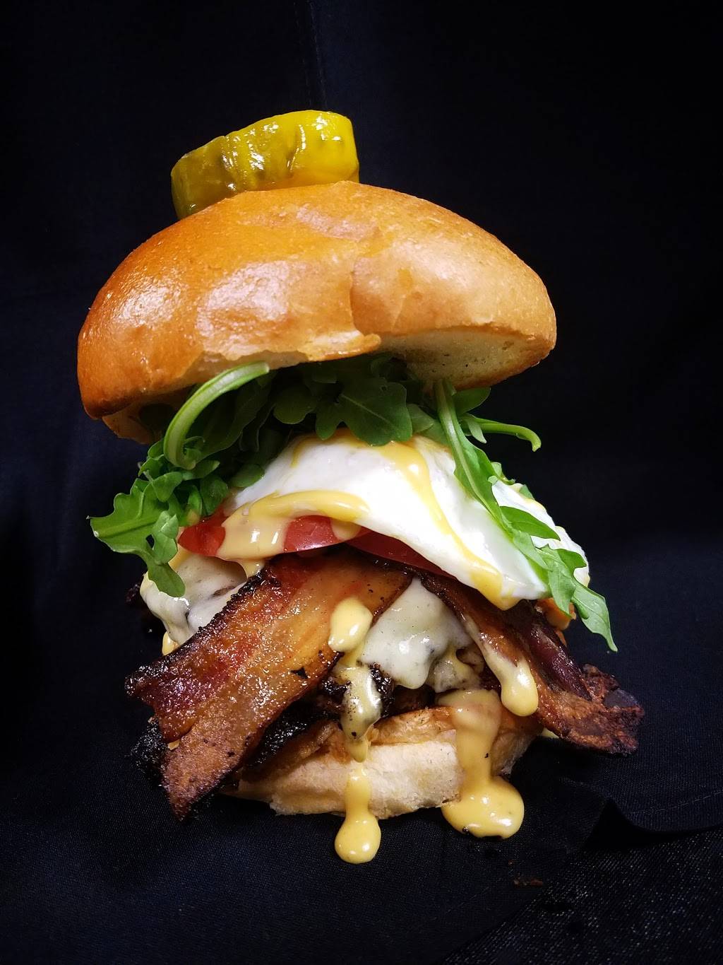 Broderick Roadhouse (Midtown) | restaurant | 1820 L St, Sacramento, CA 95811, USA | 9164699720 OR +1 916-469-9720