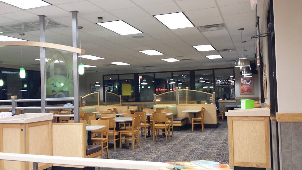 Wendys | restaurant | 3400 S Cooper St, Arlington, TX 76015, USA | 8177894203 OR +1 817-789-4203