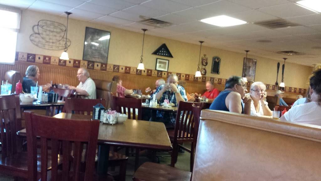 Lindseys Restaurant | restaurant | 1900 Tuscarawas St W, Canton, OH 44708, USA | 3304556908 OR +1 330-455-6908