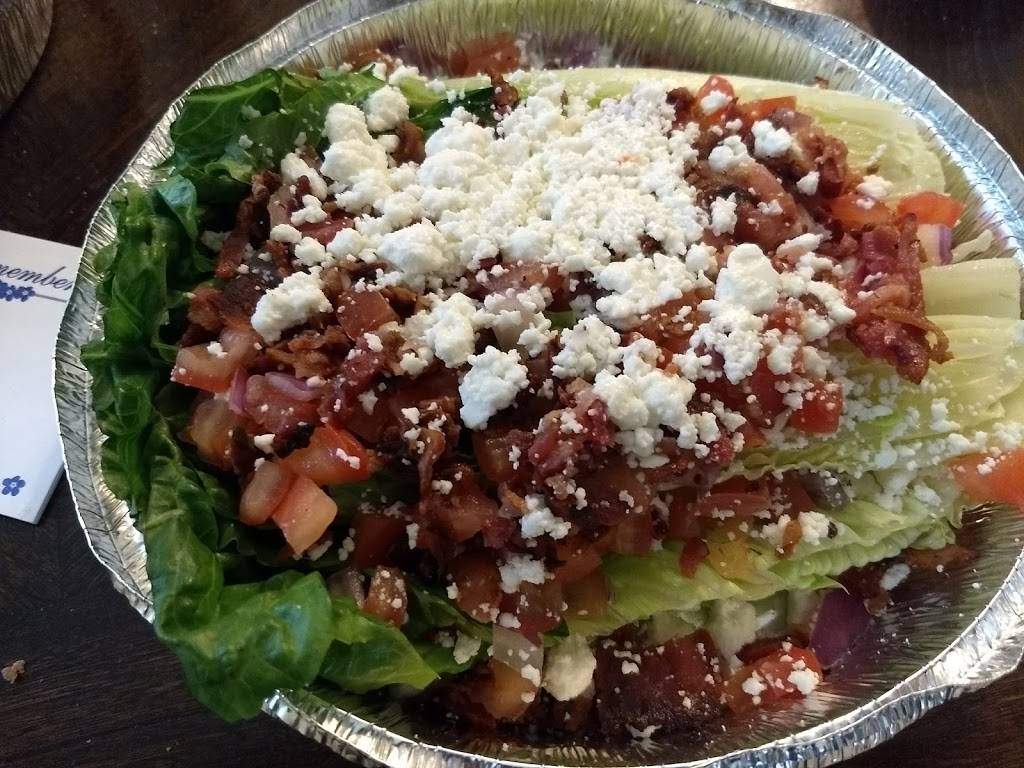 Ginos Pizzeria & Restaurant | restaurant | 740 Wellwood Ave, Lindenhurst, NY 11757, USA | 6312251555 OR +1 631-225-1555