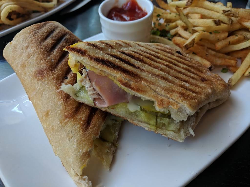 Sociale Chicago | restaurant | 800 S Clark St, Chicago, IL 60605, USA | 3125881100 OR +1 312-588-1100