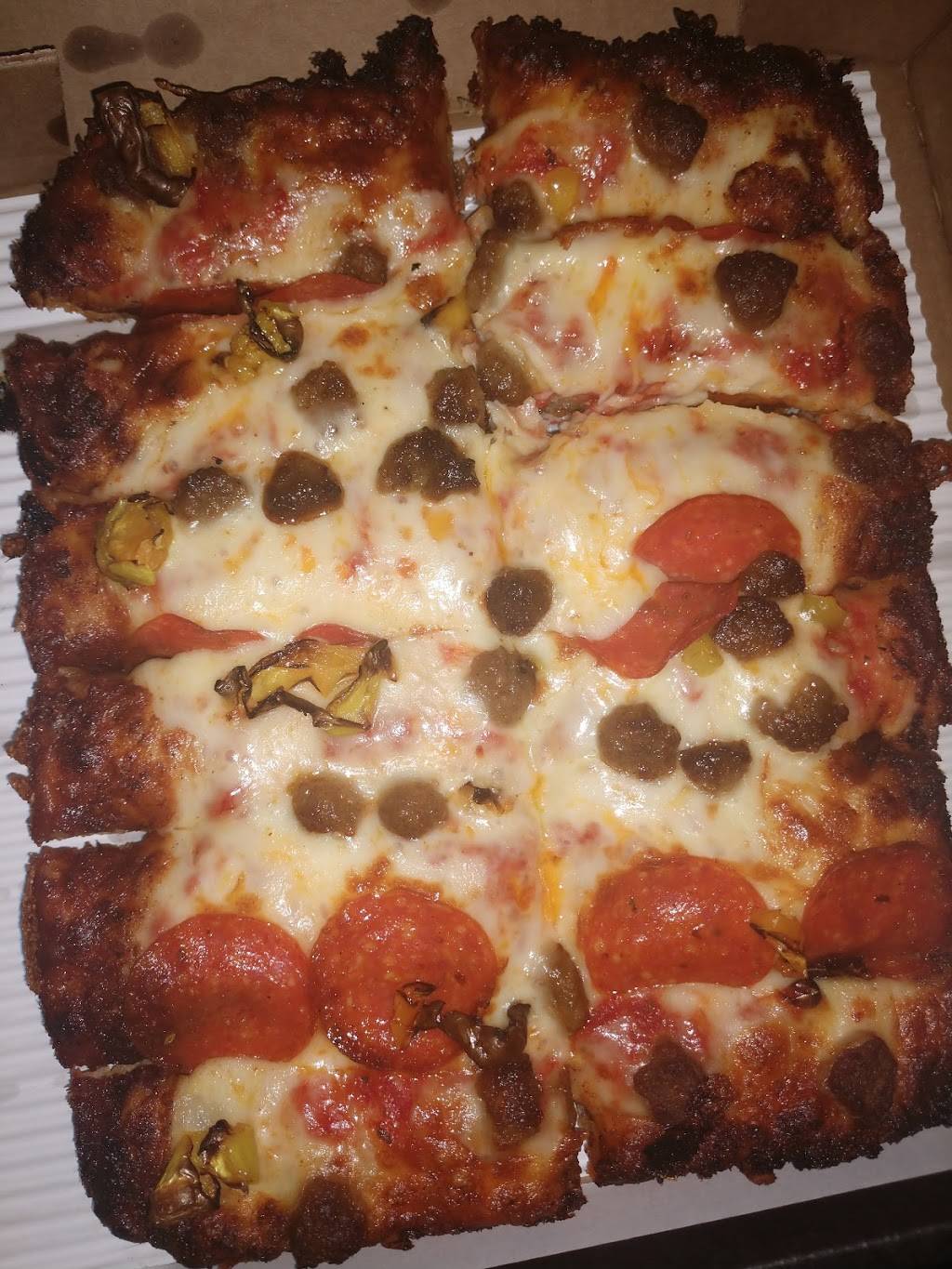 Dollys Pizza | restaurant | 17818 E Thirteen Mile Rd, Roseville, MI 48066, USA | 5867759700 OR +1 586-775-9700