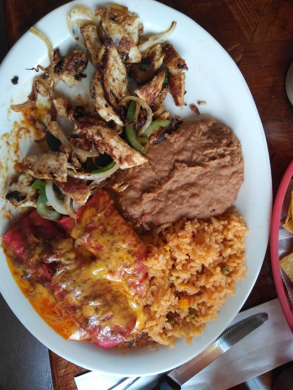 La Parrillada | restaurant | 4911 Seguin Rd, San Antonio, TX 78219, USA | 2106626779 OR +1 210-662-6779