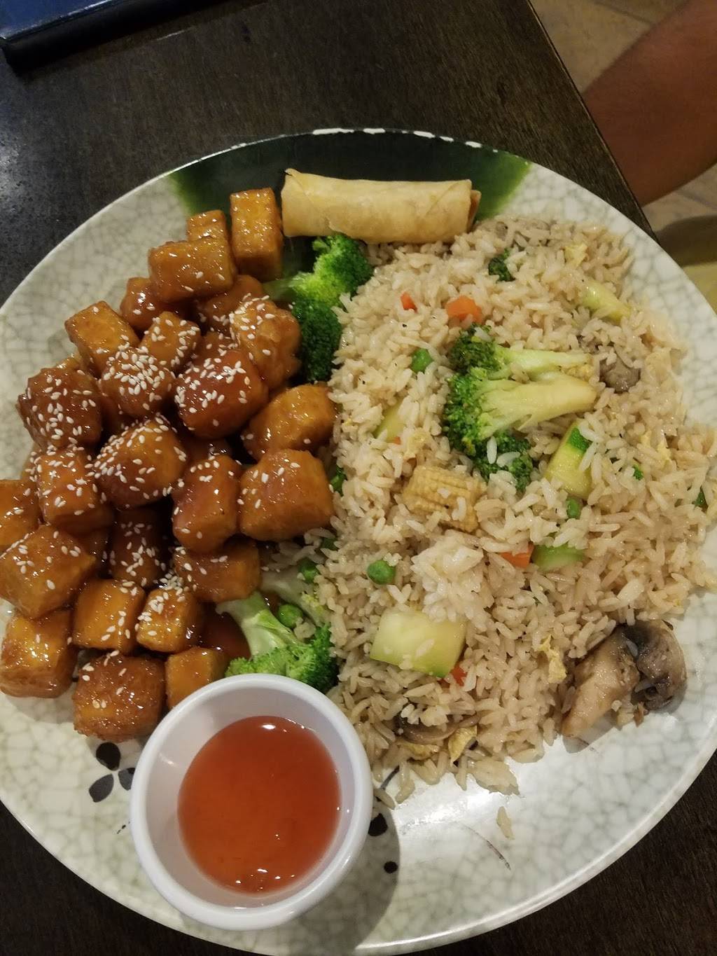 Niyo Sushi | restaurant | 3509 David Cox Rd, Charlotte, NC 28269, USA | 7045092688 OR +1 704-509-2688