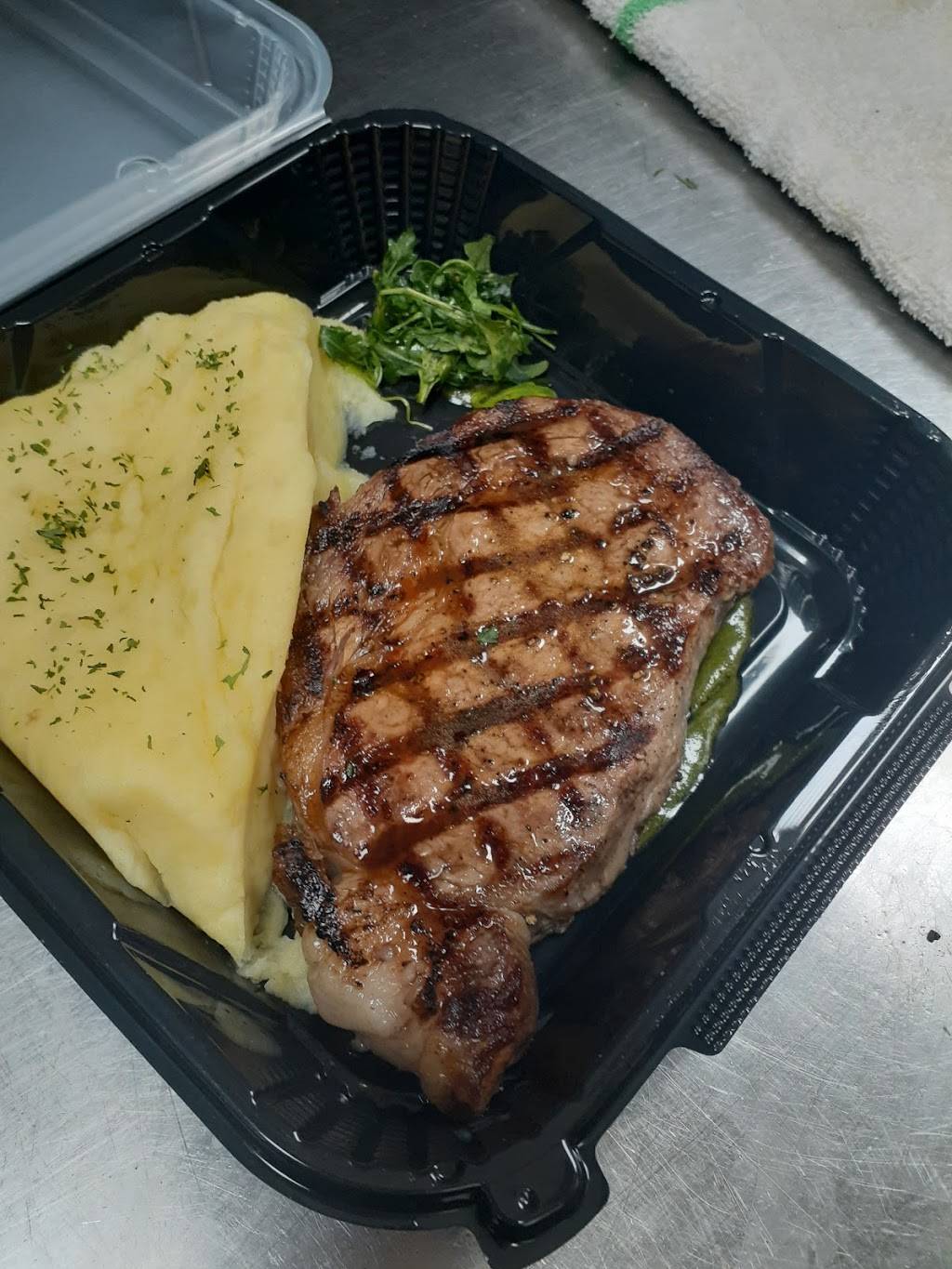 Steins & Beers Kitchen | restaurant | 3267 Van Buren Boulevard, Riverside, CA 92509, USA | 9519343322 OR +1 951-934-3322