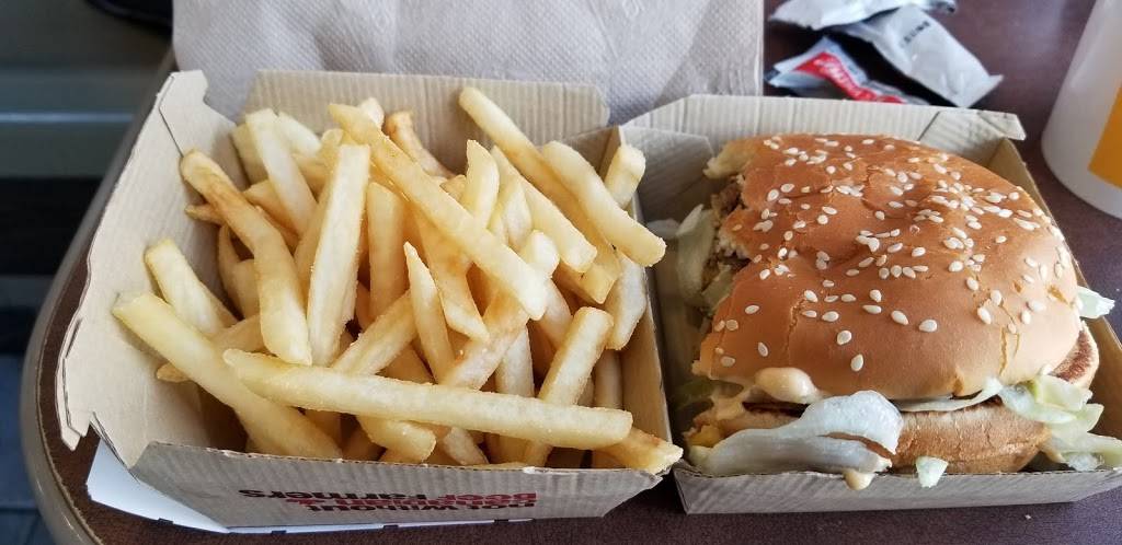 McDonalds | cafe | 1890 Avenue Rd, Toronto, ON M5M 3Z8, Canada | 4167837562 OR +1 416-783-7562